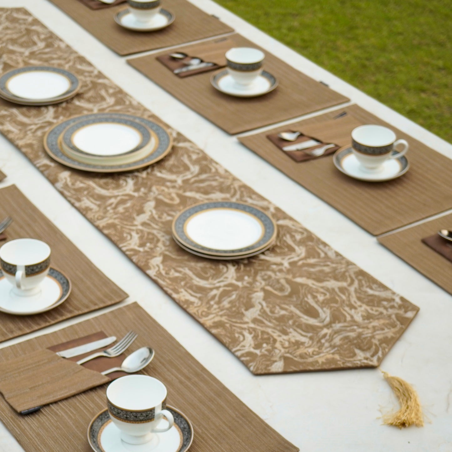 Marble Weave Burnt Caramel Table Set