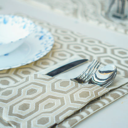 Floral Hive Stem Brown Table Set