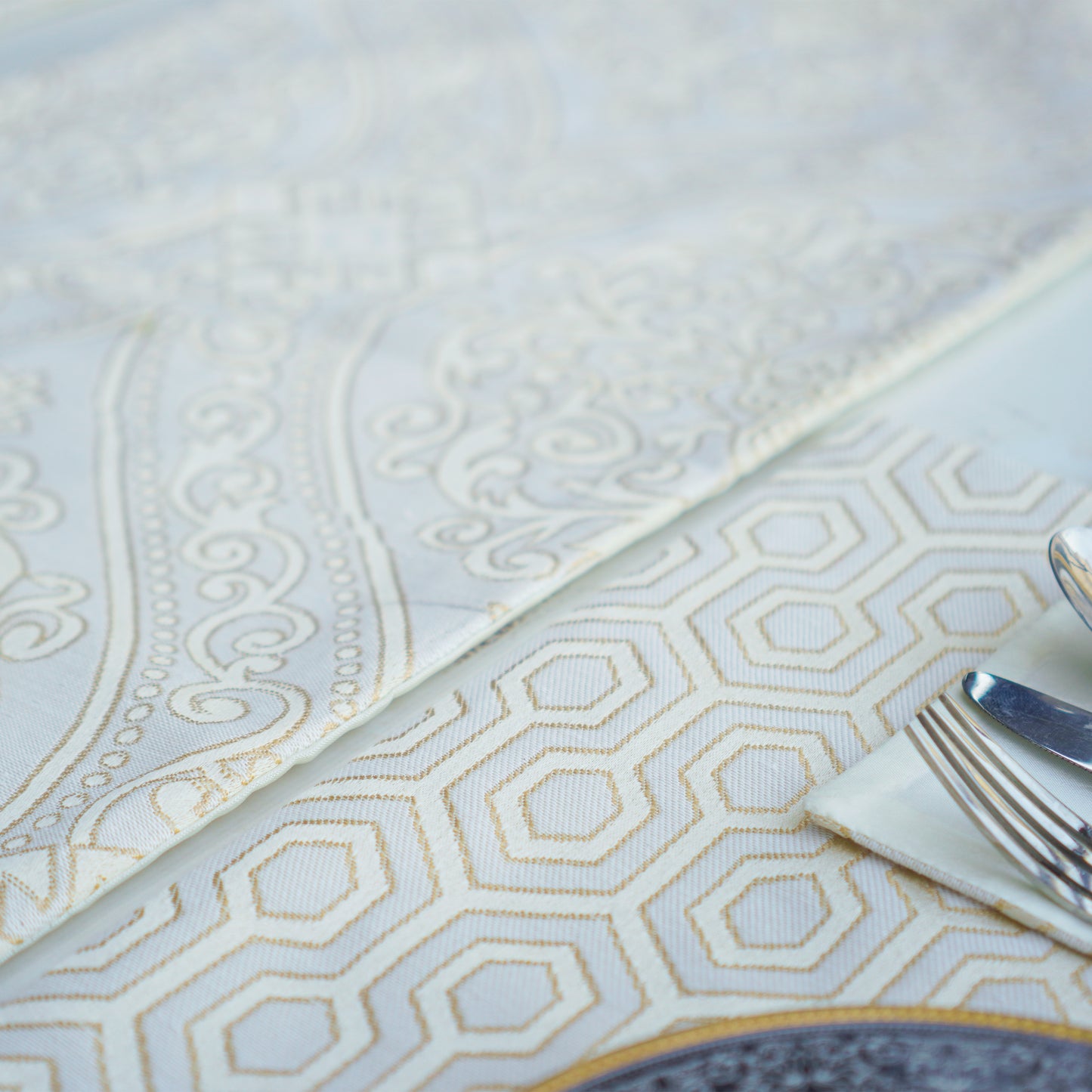 Floral Hive Rose Gold Table Set