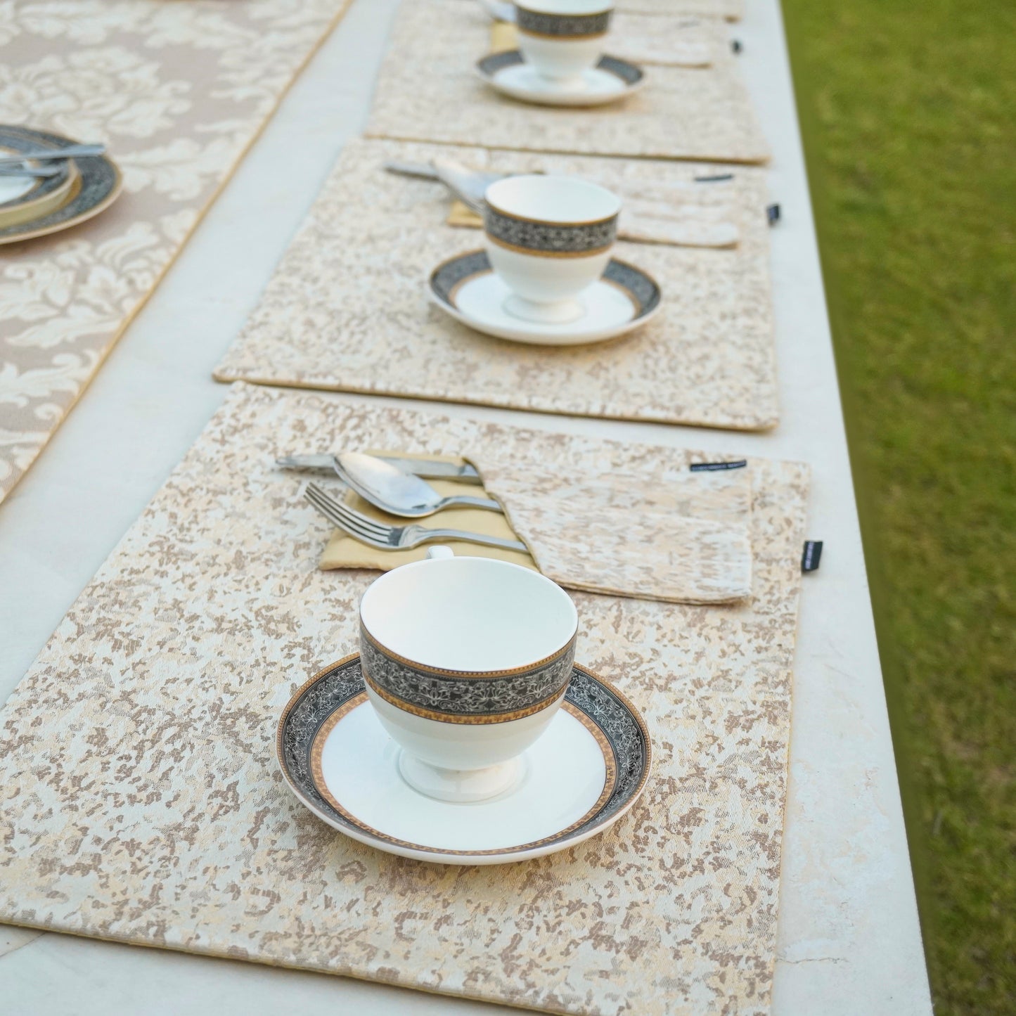 Floral Royale Sandstone Cream Table Set